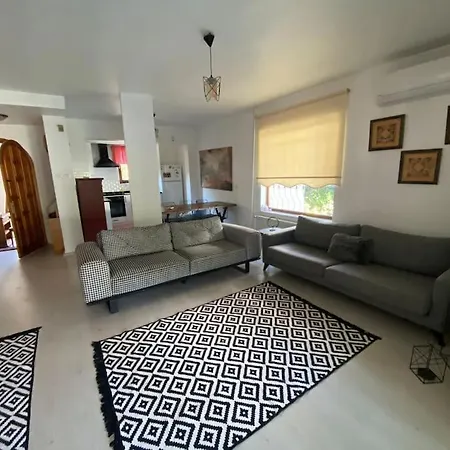 Lacus Cadde Villa *